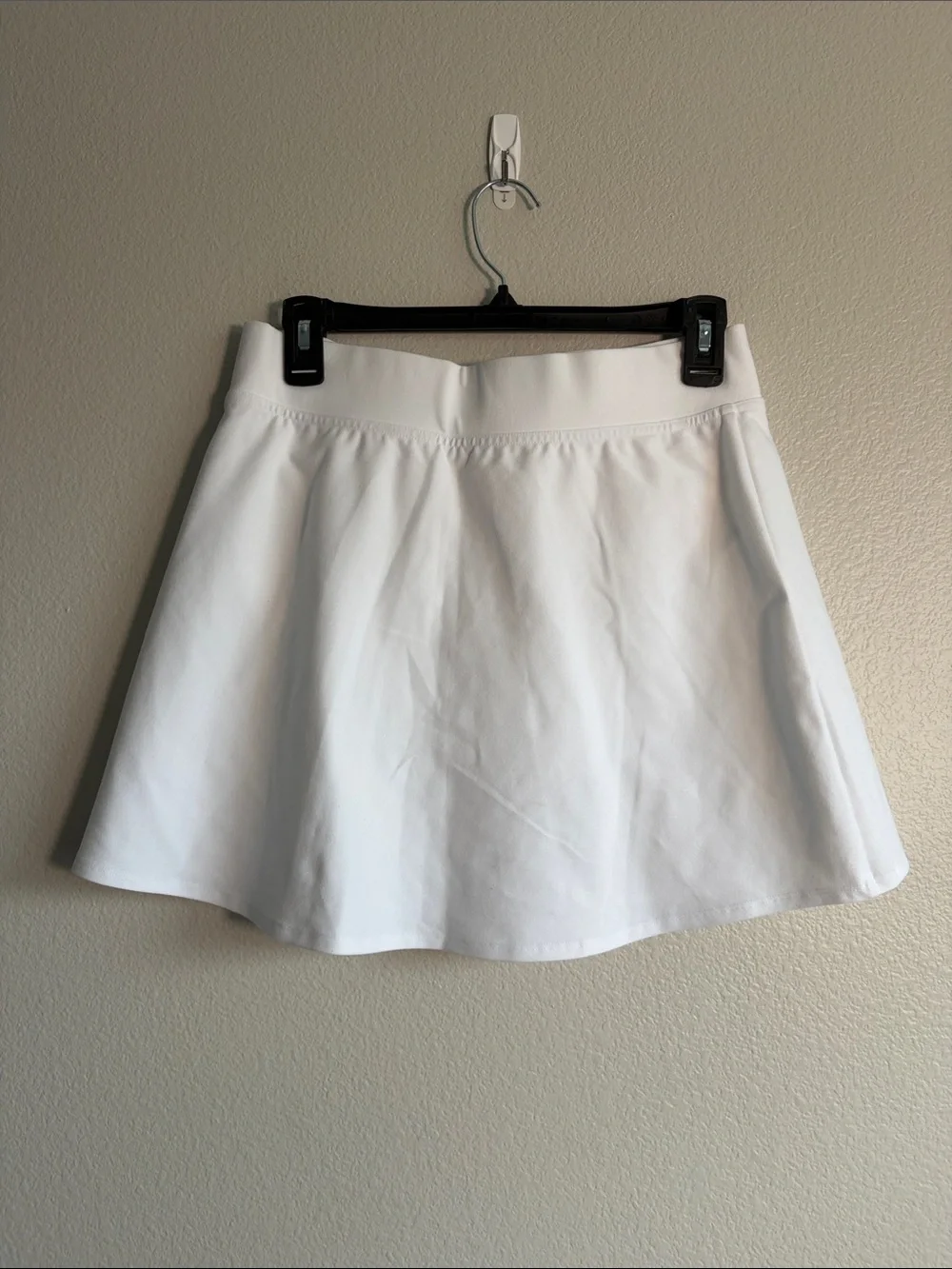 NWT ALO Yoga Alosoft Backspin Skirt in White- M